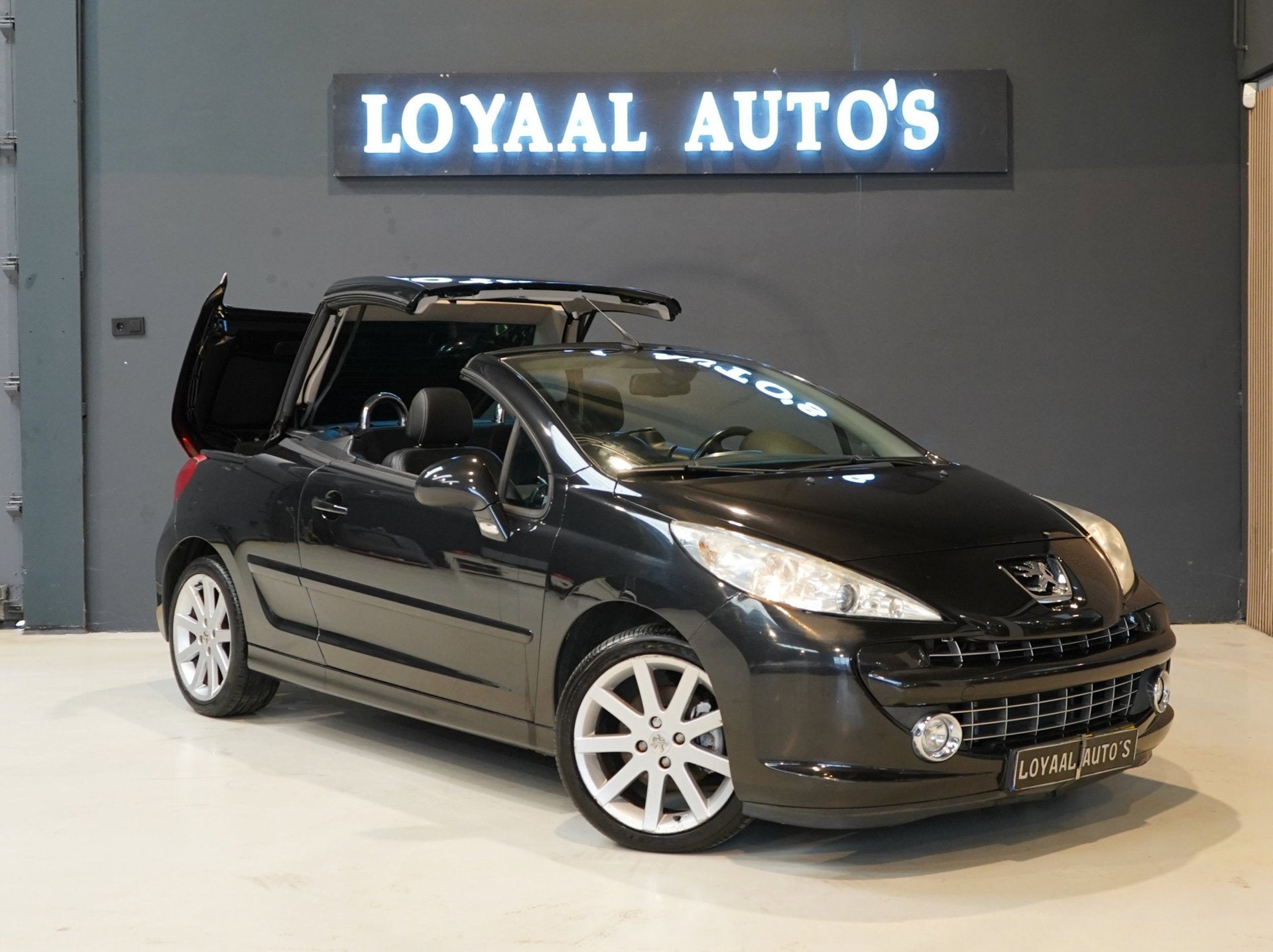 Peugeot 207 CC 1.6 VTi | STOELVERW. | AIRCO | APK, Auto's, Voorwielaandrijving, 15 km/l, Gebruikt, 4 cilinders
