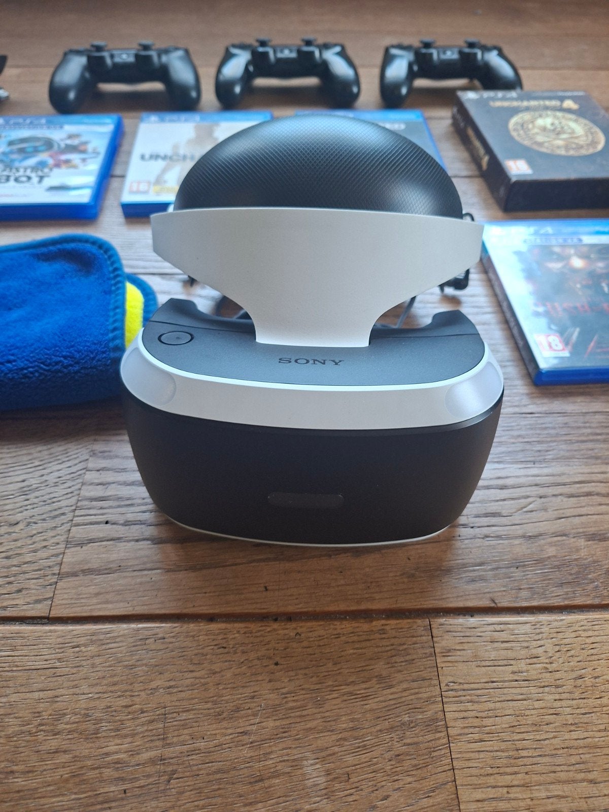 COMPLETE PLAYSTATION 4 1TB + PLAYSTATION VR BUNDEL, Spelcomputers en Games, Spelcomputers | Sony PSP, Ophalen of Verzenden, Gebruikt