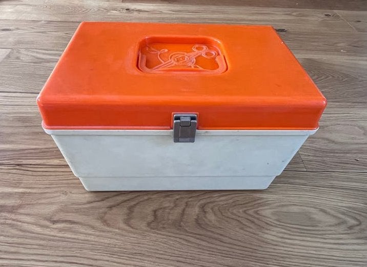 Vintage naaidoos oranje wit, Ophalen, Gebruikt, Overige typen