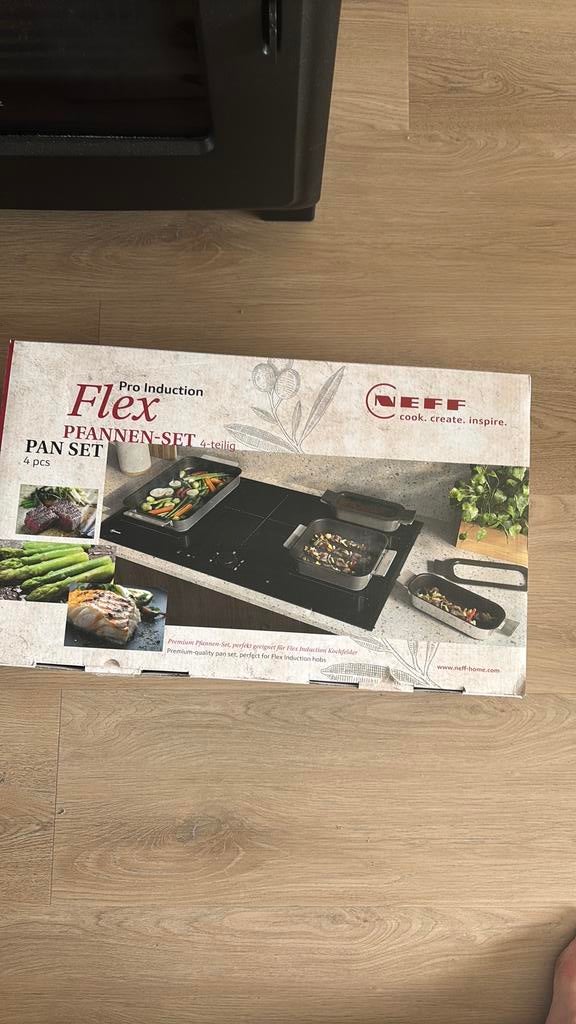 Nieuwe pannenset neff voor inductie, Ophalen of Verzenden, Zo goed als nieuw, Rvs