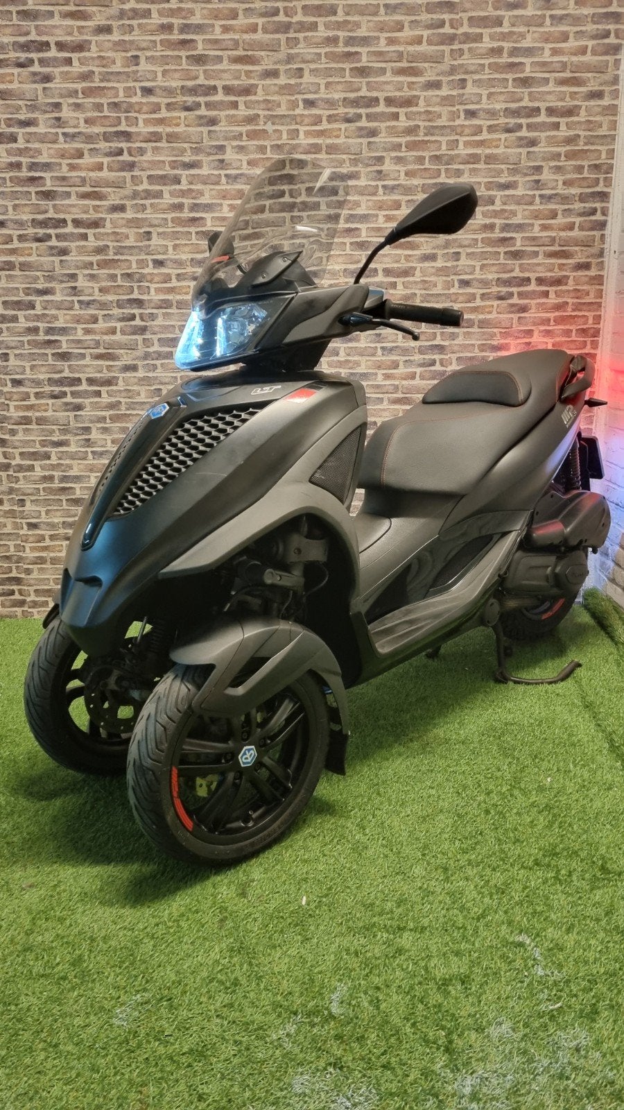 Zeer nette Piaggio Mp3 Yourban 300ie LT 2014! Acrapovic, Overige modellen, Ophalen of Verzenden, Zo goed als nieuw, Benzine
