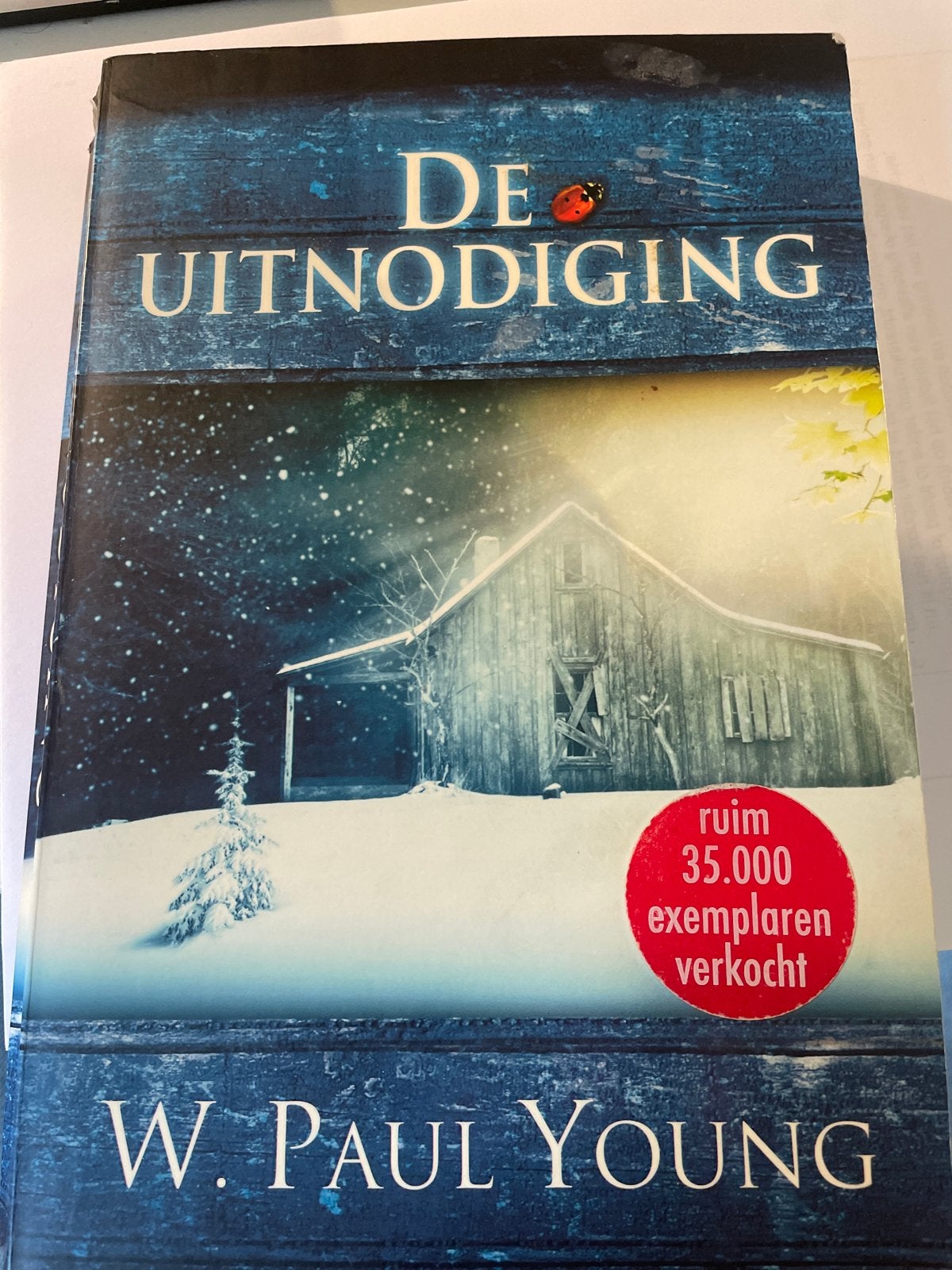 De Uitnodiging - W. Paul Young (roman), Boeken, Ophalen of Verzenden, Zo goed als nieuw, Nederland