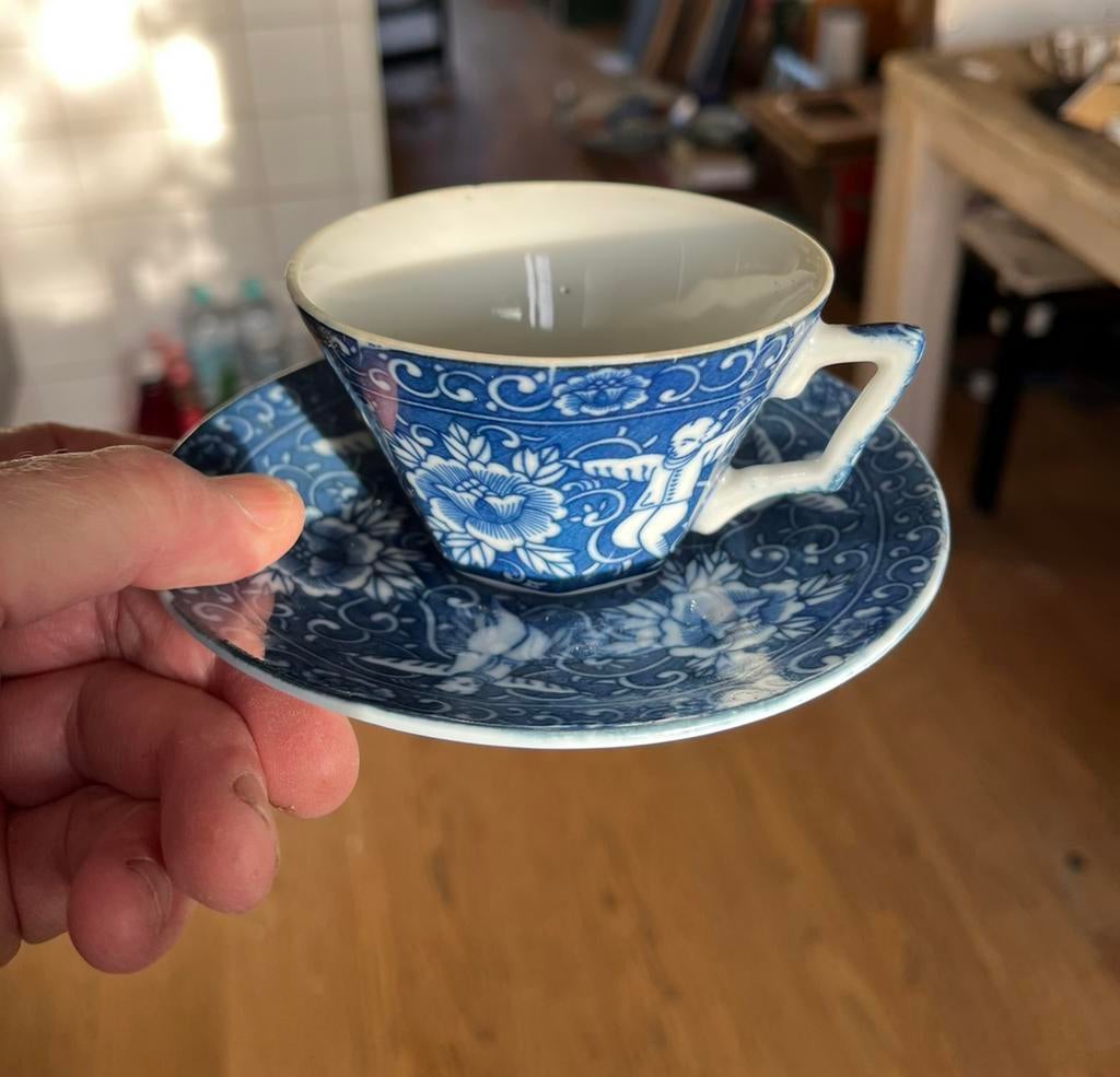 Zotjes kopje met schotel, Antiek en Kunst, Antiek | Servies los, Ophalen of Verzenden