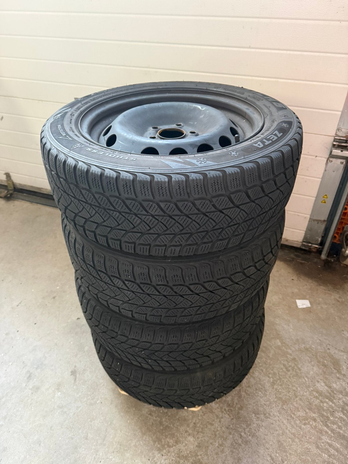 Volvo s60 / v70 p2 stalen velgen +  Zeta winterbanden, Ophalen, Gebruikt