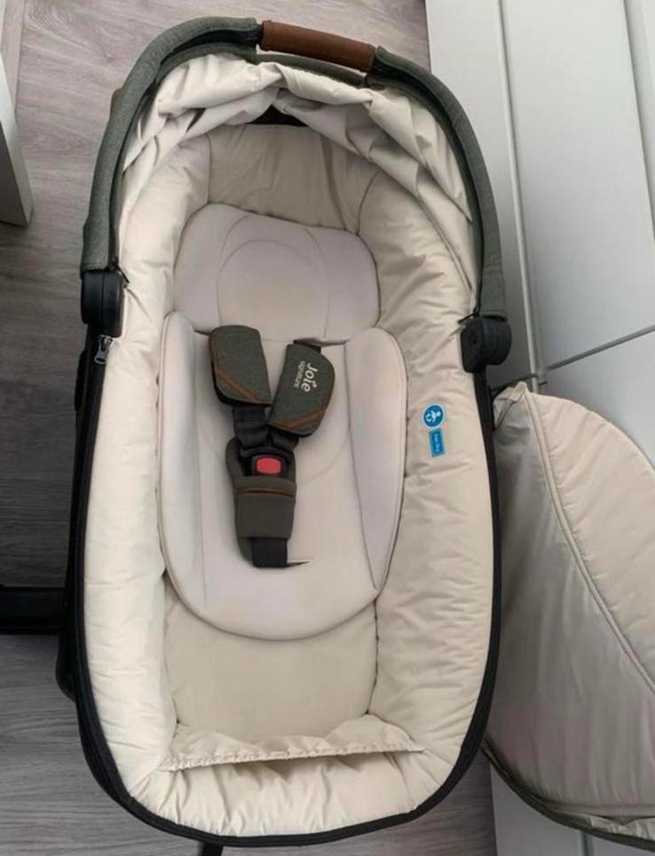 Autoreiswieg met isofix, Kinderen en Baby's, Autostoeltjes, Ophalen, Zo goed als nieuw, Overige merken, Isofix