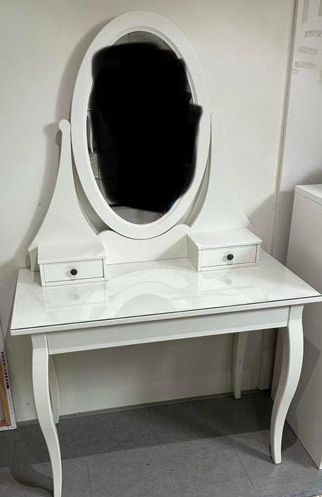 Makeuptafel met spiegel van IKEA, kleur wit, Huis en Inrichting, Tafels | Kaptafels, Ophalen, Zo goed als nieuw, 50 tot 100 cm