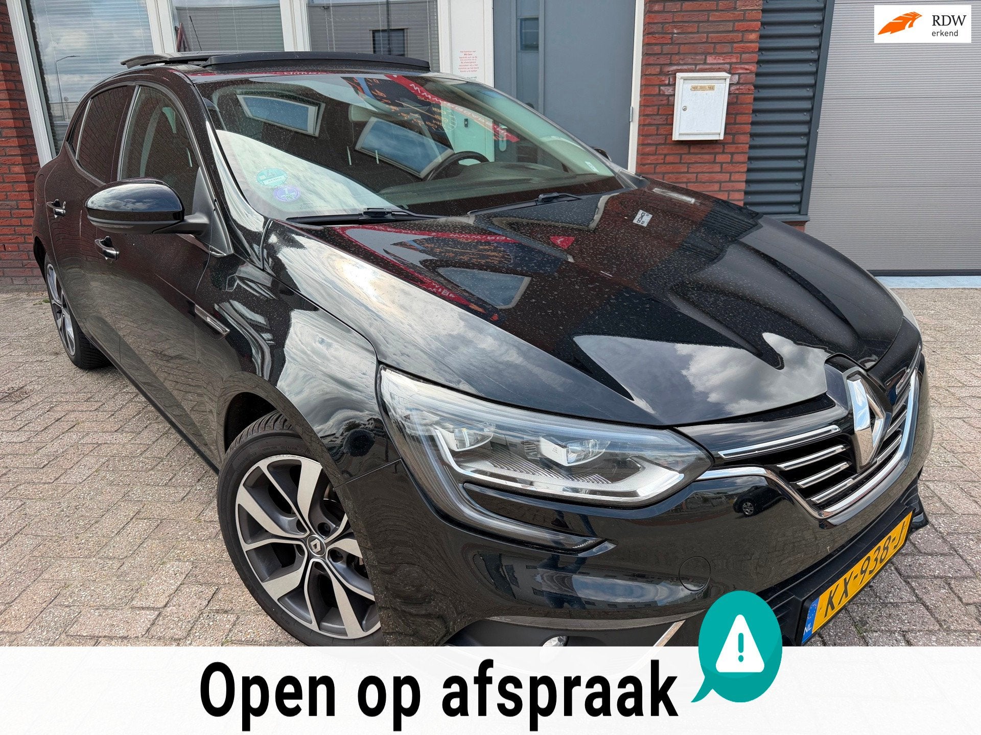 Renault Mégane 1.2 TCe Bose / Pano / Leder / Navi / PDC / H, Voorwielaandrijving, 101 pk, Gebruikt, 4 cilinders