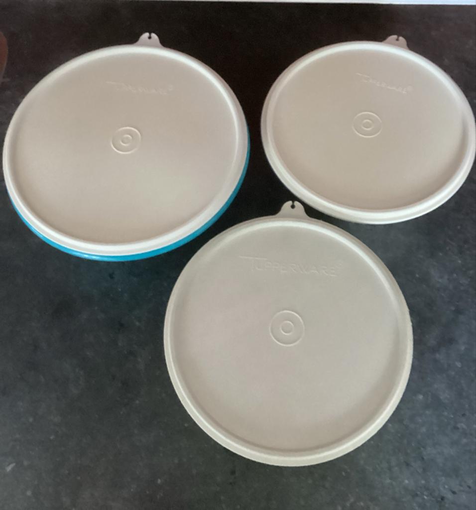 Drie Tupperware vershouddozen - diverse kleuren, Huis en Inrichting, Keuken | Tupperware, Ophalen of Verzenden, Gebruikt, Blauw