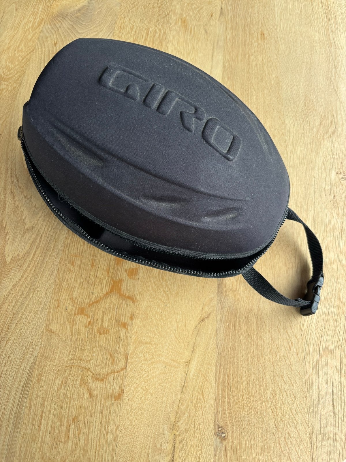 Giro Helmcase - Beschermhoes voor Fietshelm, Ophalen, Gebruikt, Overige maten, Heer of Dame