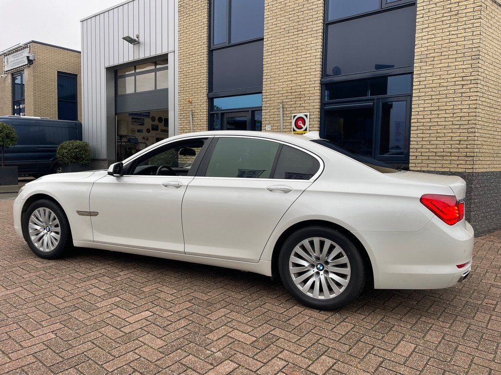 BMW 7-serie 750i-Schuifdak-Memory-Carplay-Youngtimer-Btw, Auto's, BMW, Automaat, Achterwielaandrijving, Gebruikt, 4395 cc