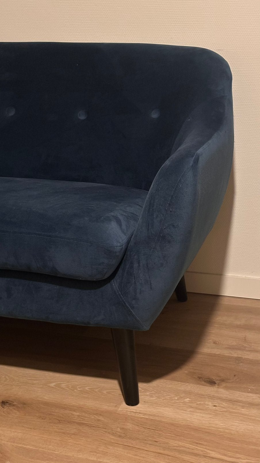 Foto 3 van Mooie blauwe fluwelen fauteuil