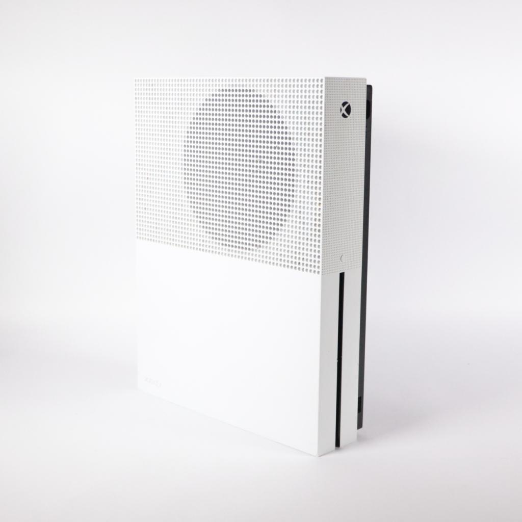 Xbox One S - Nette Staat, Xbox, Gebruikt, Support@xbox.com, One Microsoft Way
Redmond, WA 98052-6399