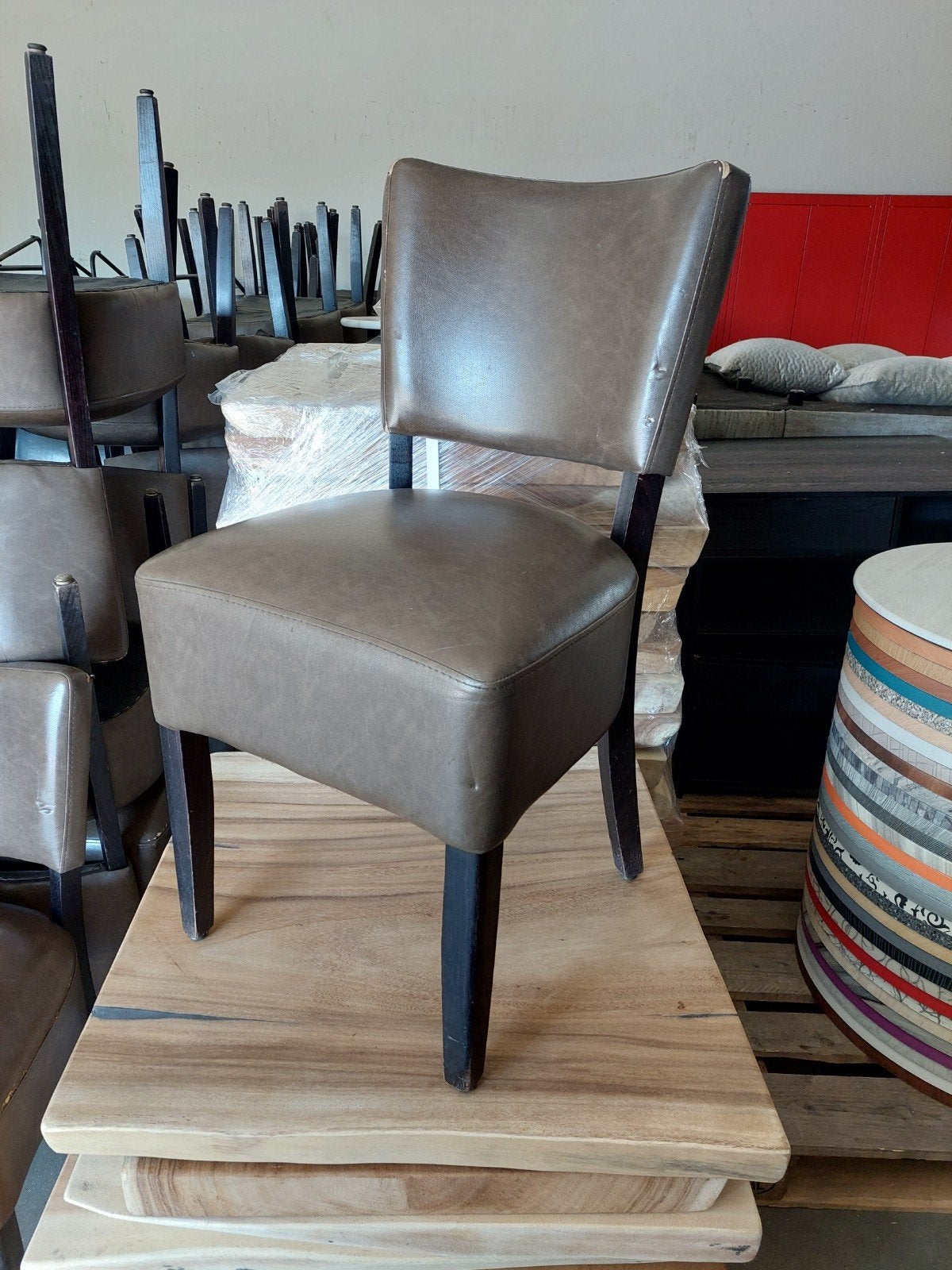 Gebruikte restaurantstoelen - 30 stuks, Ophalen, Gebruikt, Bruin, Klassiek modern vintage