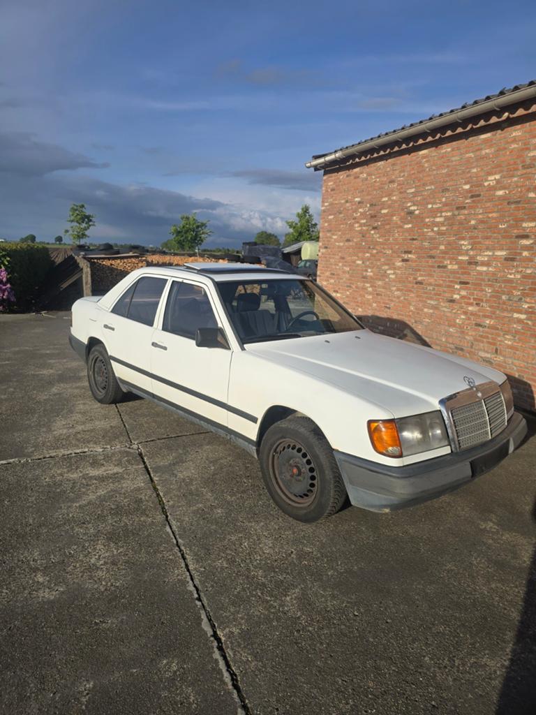 Mercedes 250d automaat 1986, Particulier, Te koop