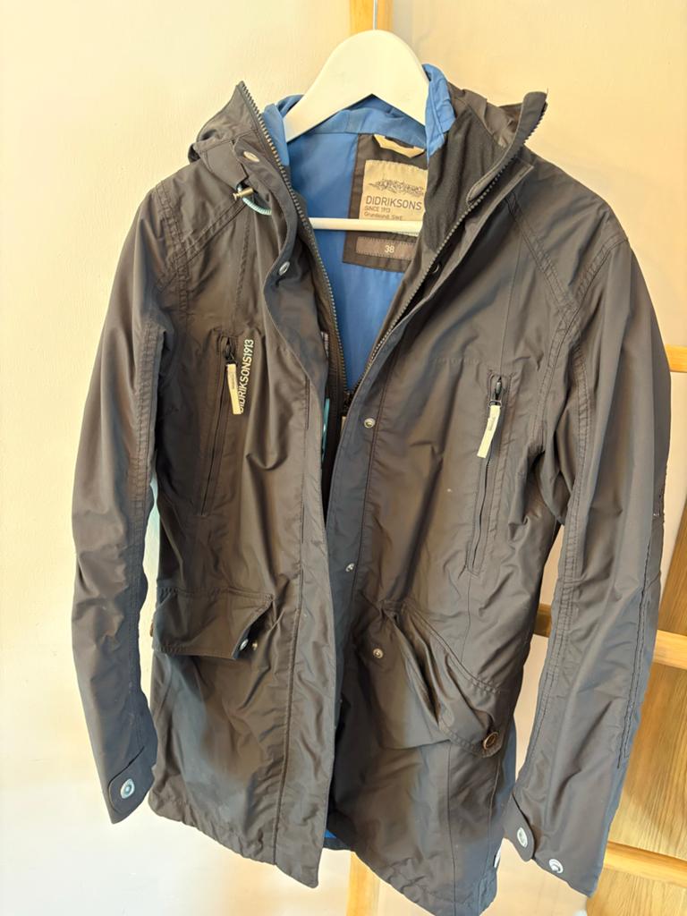 Didriksons outdoorjas maat 38 (M), Ophalen of Verzenden, Zo goed als nieuw, Maat 38/40 (M), Zwart