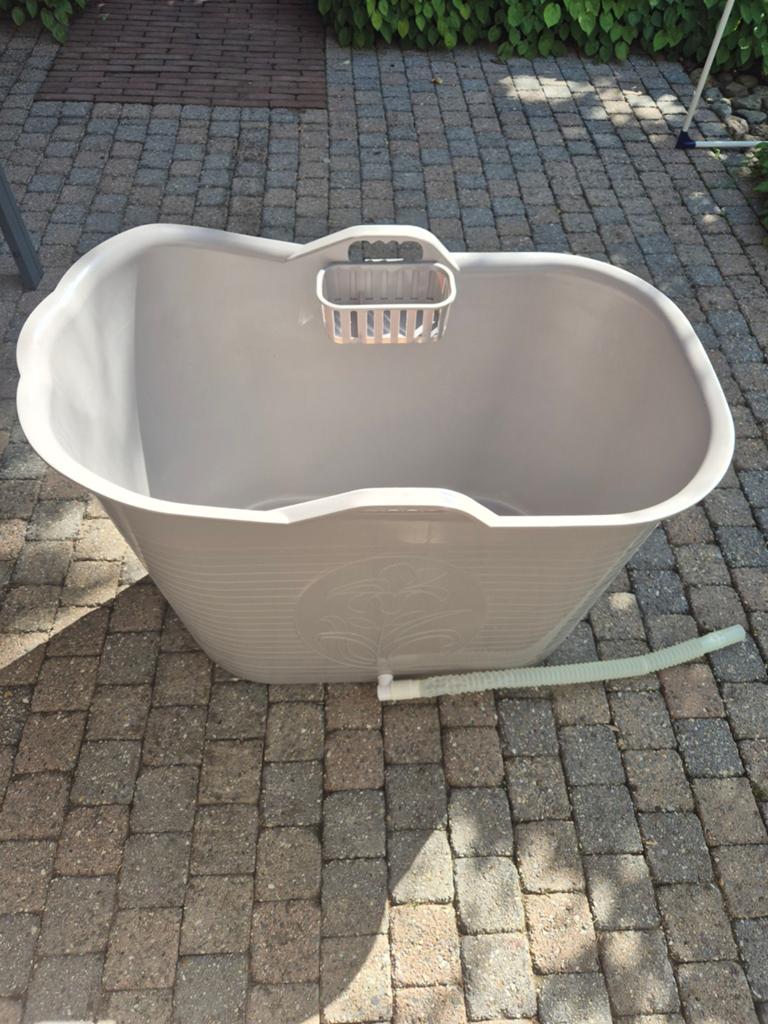Bath bucket, Huis en Inrichting, Badkamer | Complete badkamers, Ophalen
