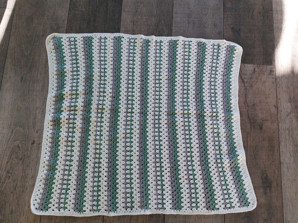 Gehaakt dekentje 68x62, 68 cm, Ophalen of Verzenden, Zo goed als nieuw, Ademend