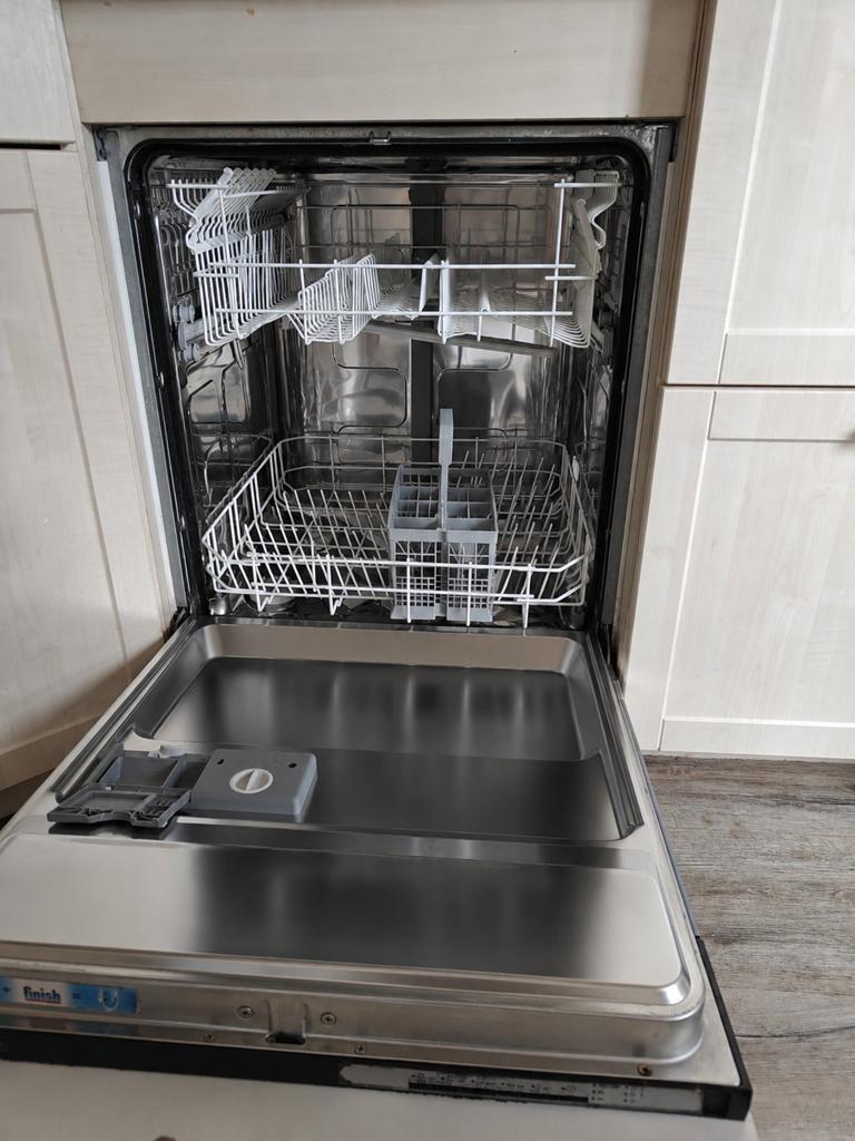 50 euro! Zanussi vaatwasser - 7 jaar oud, werkt perfect!, Witgoed en Apparatuur, Vaatwasmachines, Gebruikt, Inbouw, Minder dan 85 cm