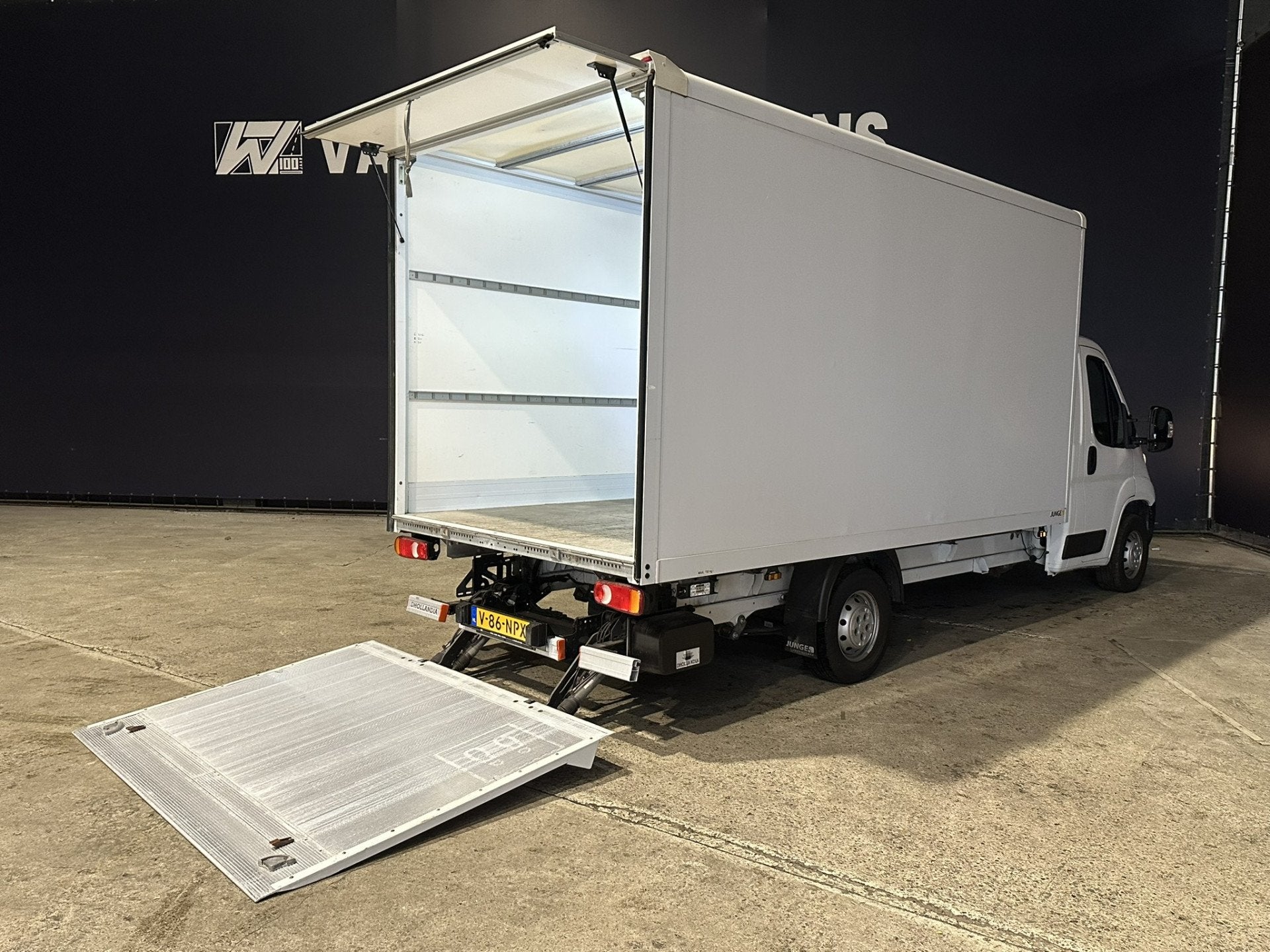 Citroën Jumper 2.2 BlueHDi 141pk Bakwagen 436cm Lang Laadkl, Voorwielaandrijving, Stof, Gebruikt, 4 cilinders