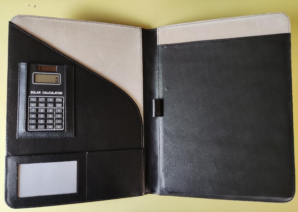 Nieuwe schrijfmap /conferentiemap met calculator, Diversen, Schrijfwaren, Ophalen of Verzenden, Nieuw