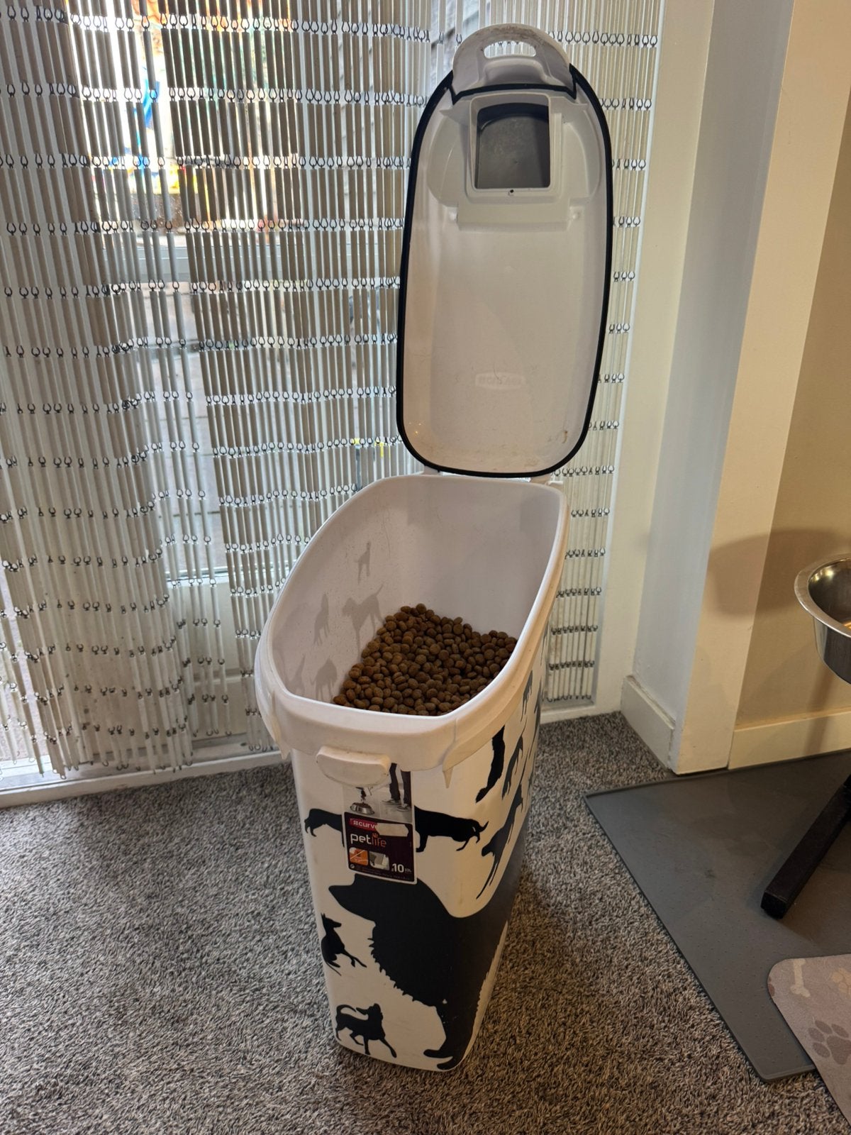 Curver voercontainer incl. 6kg Specific Weight Control, Dieren en Toebehoren, Ophalen, Hond