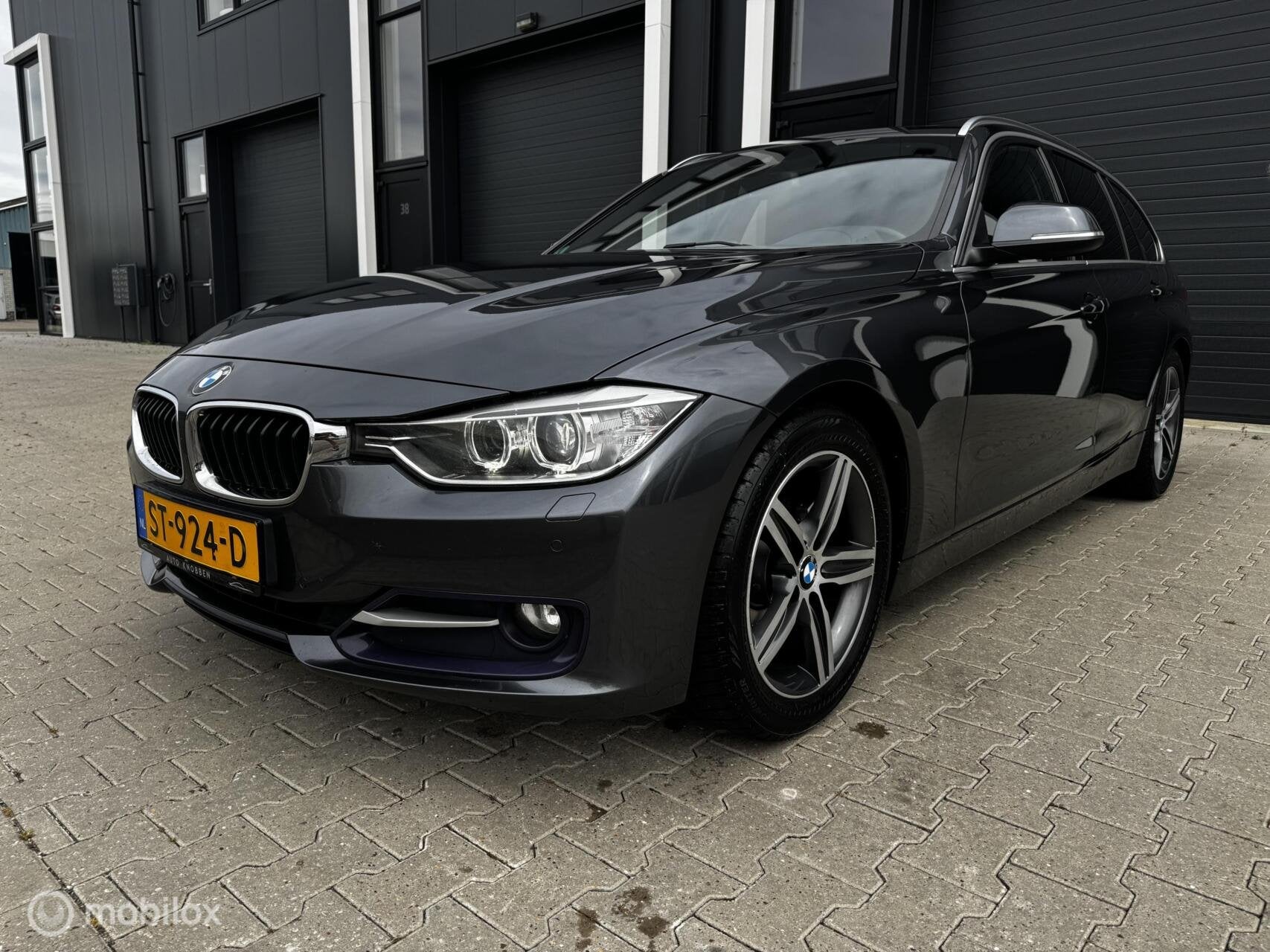 BMW 3-serie Touring 320d EfficientDynamics HighExecutive2014, Auto's, Automaat, Achterwielaandrijving, 4 cilinders, Leder