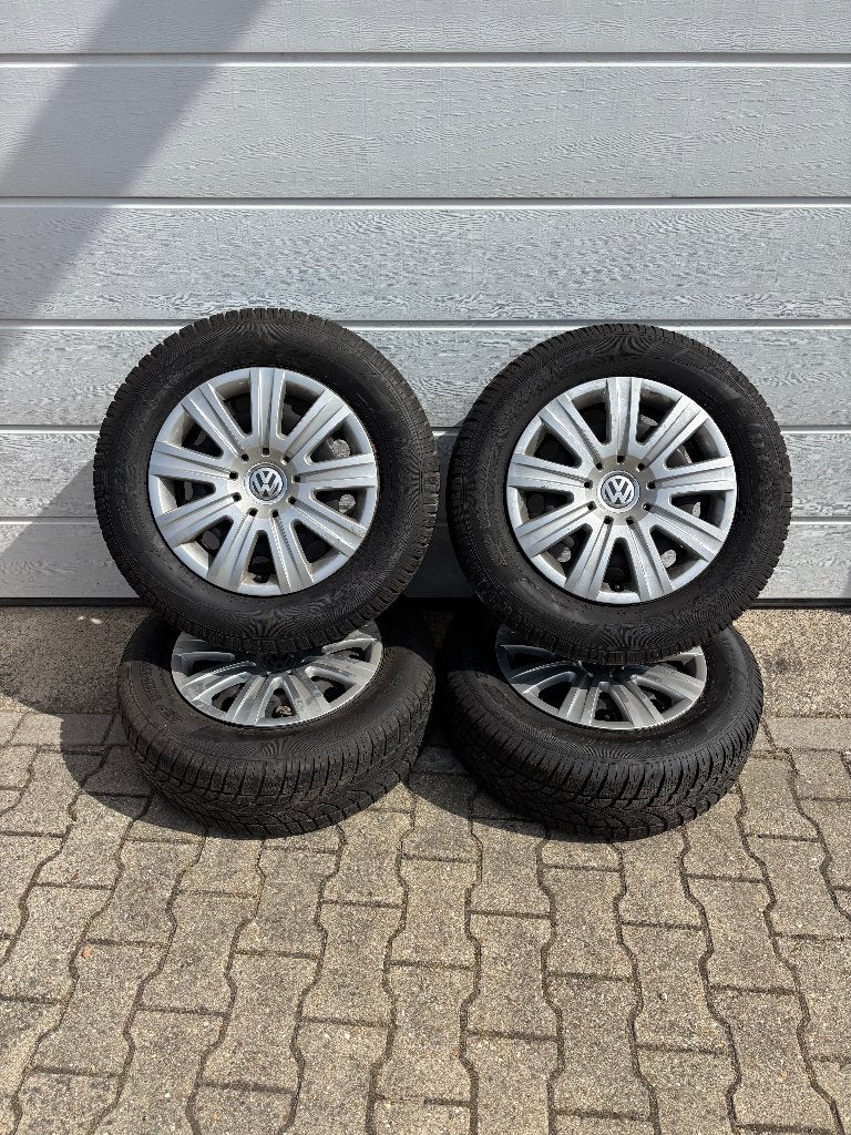 4x VW winterbanden 215/65 R16 Dunlop op stalen velgen, Ophalen, 16 inch, Banden en Velgen, Winterbanden