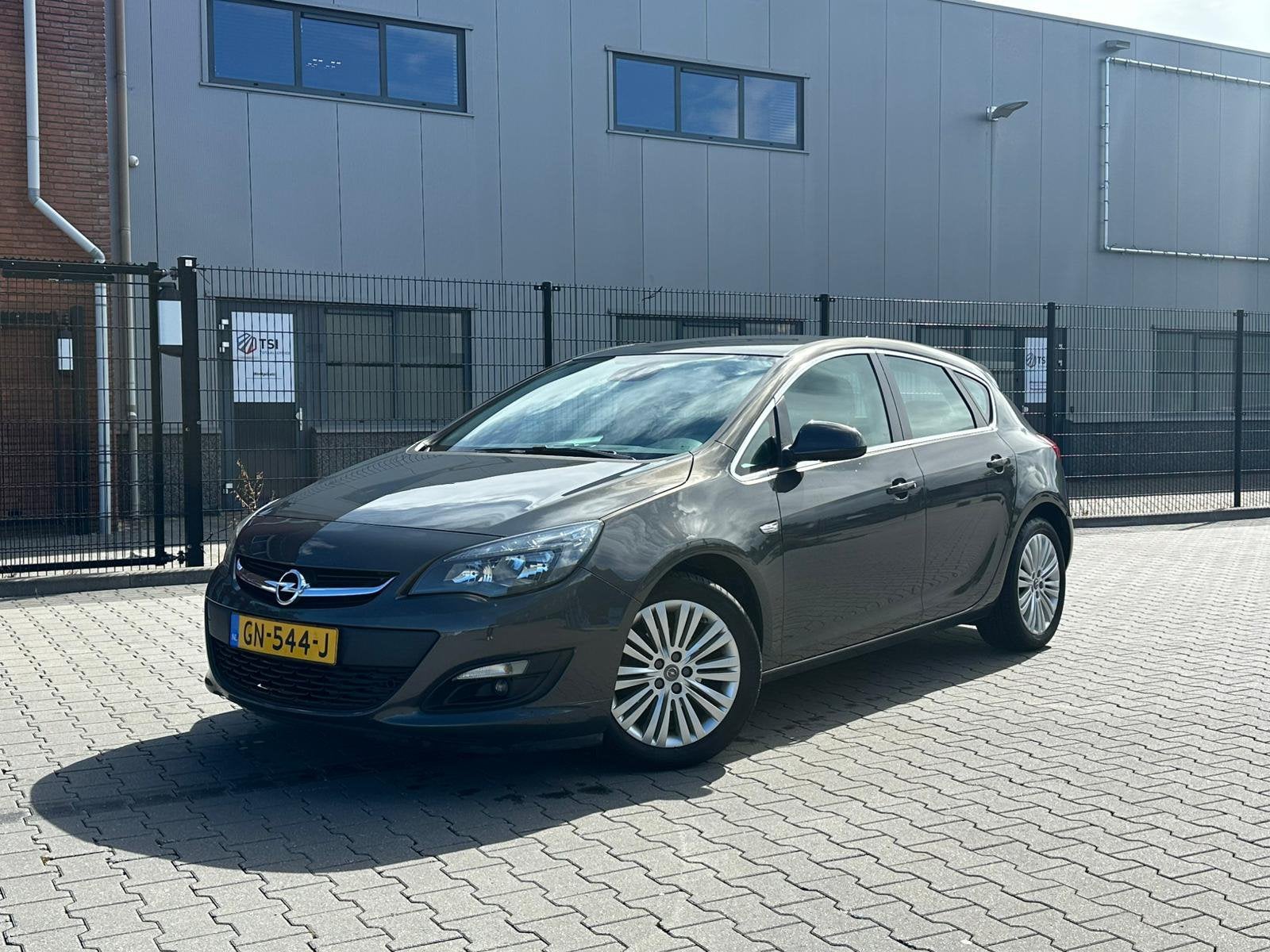 Opel Astra 1.4 Turbo Ecotec NIEUWE APK - NET GROTE BEURT, Voorwielaandrijving, 680 kg, 4 cilinders, Origineel Nederlands