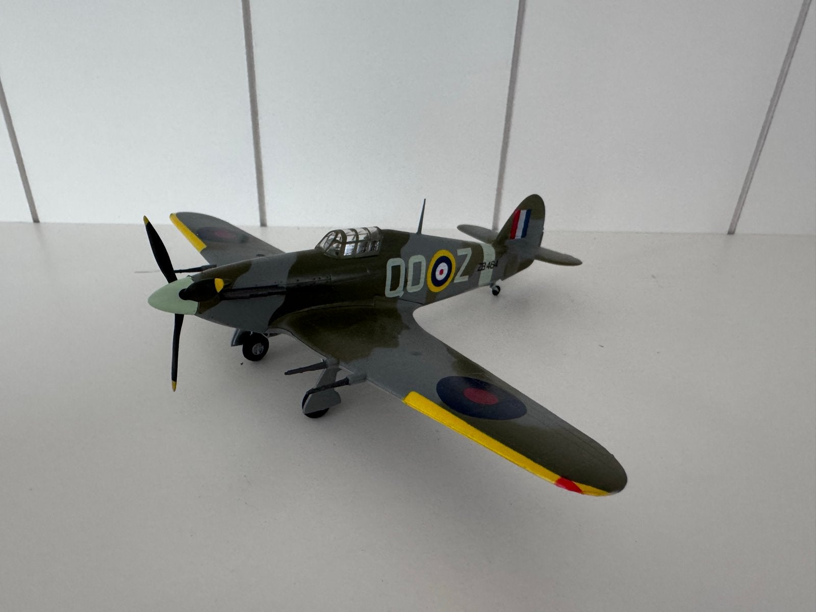 Vliegtuigmodel Hurricane MK II met standaard, Overige merken, 1:72 tot 1:144, Gebruikt, Ophalen of Verzenden