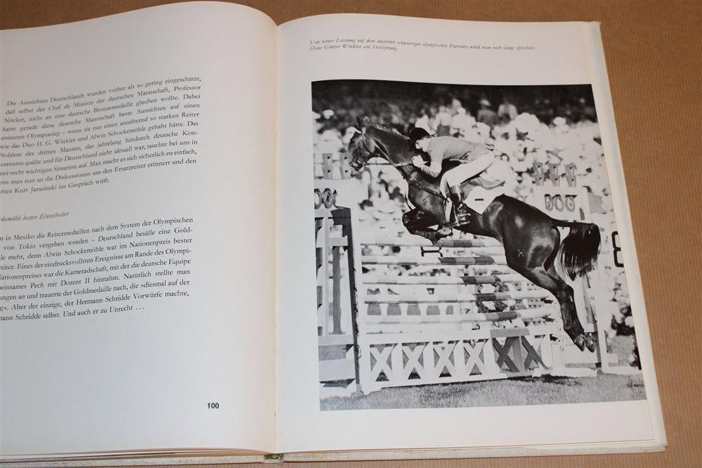 Olympische Spelen Mexico [1968] — Ruitersport door R. Klimke, Ophalen of Verzenden, Gelezen, Watersport en Hengelsport