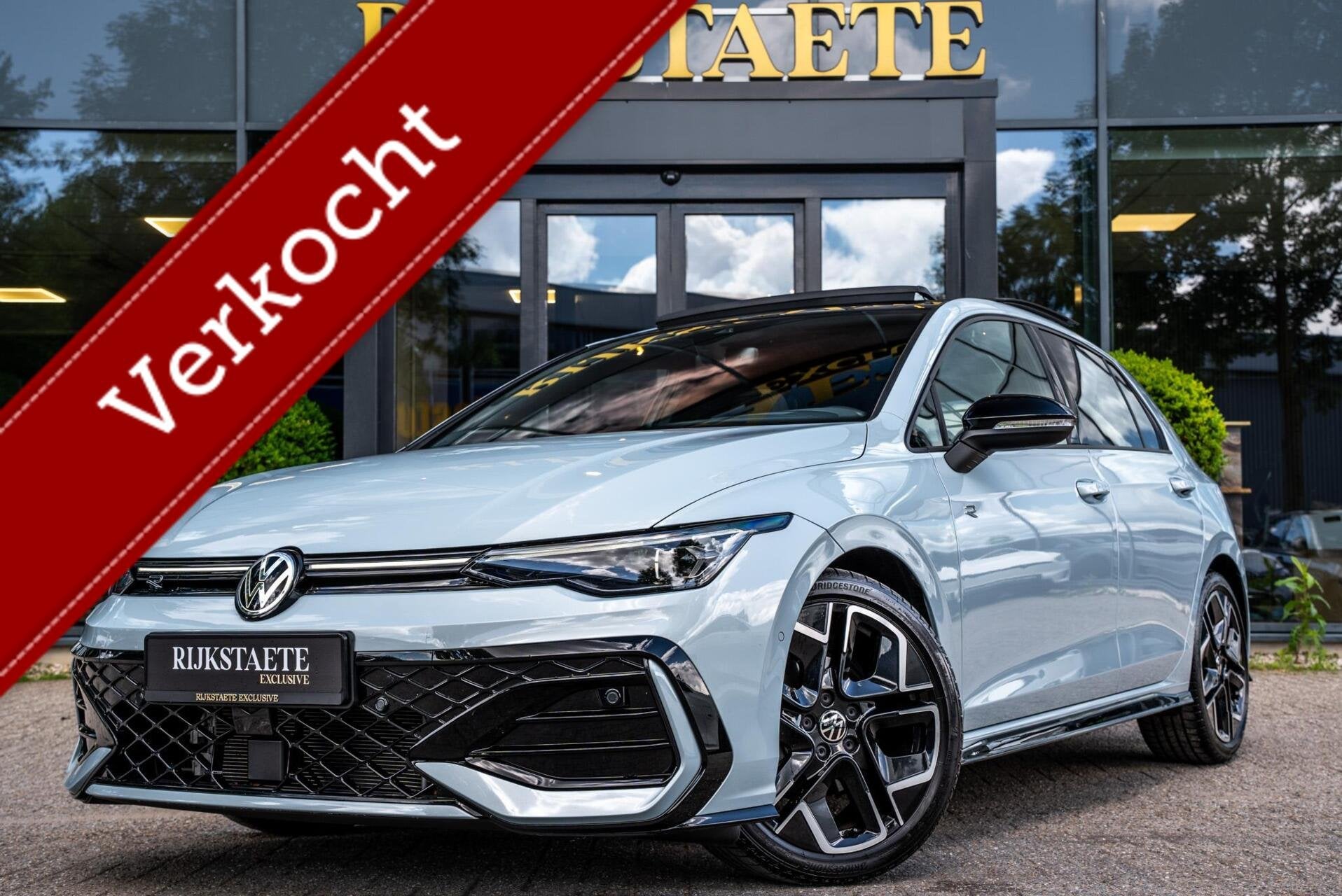Volkswagen Golf 1.5 eTSI R-Line|PANO|H&K|ACC|IQ LED|HEAD-UP, Auto's, Zwart, Blauw, Bedrijf, Golf
