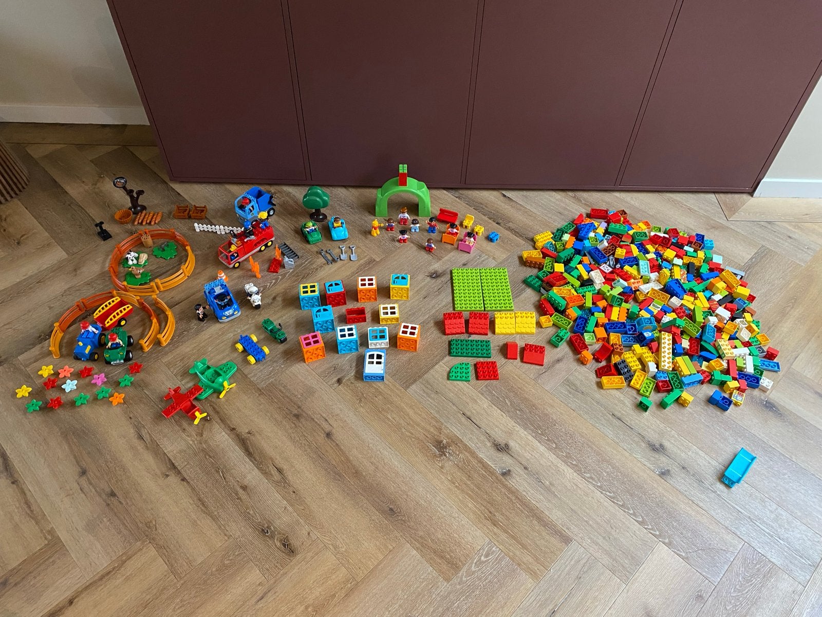 Grote partij LEGO Duplo met diverse sets en figuren, Kinderen en Baby's, Ophalen, Inclusief minifiguren, Gebruikt, Duplo