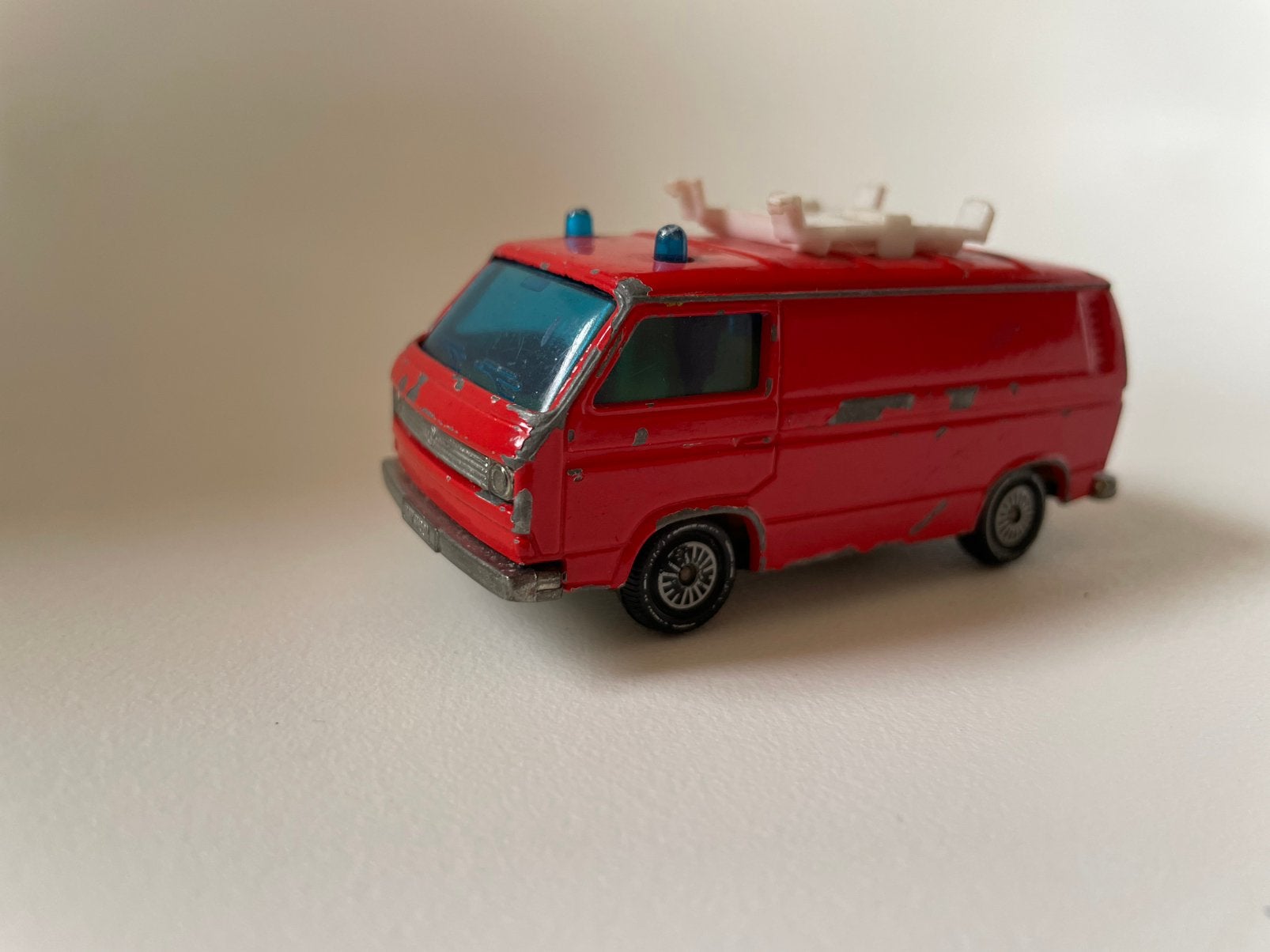 model VW Volkswagen transporter T3 rood, Siku, 1/5, Ophalen of Verzenden, Gebruikt, Auto, SIKU