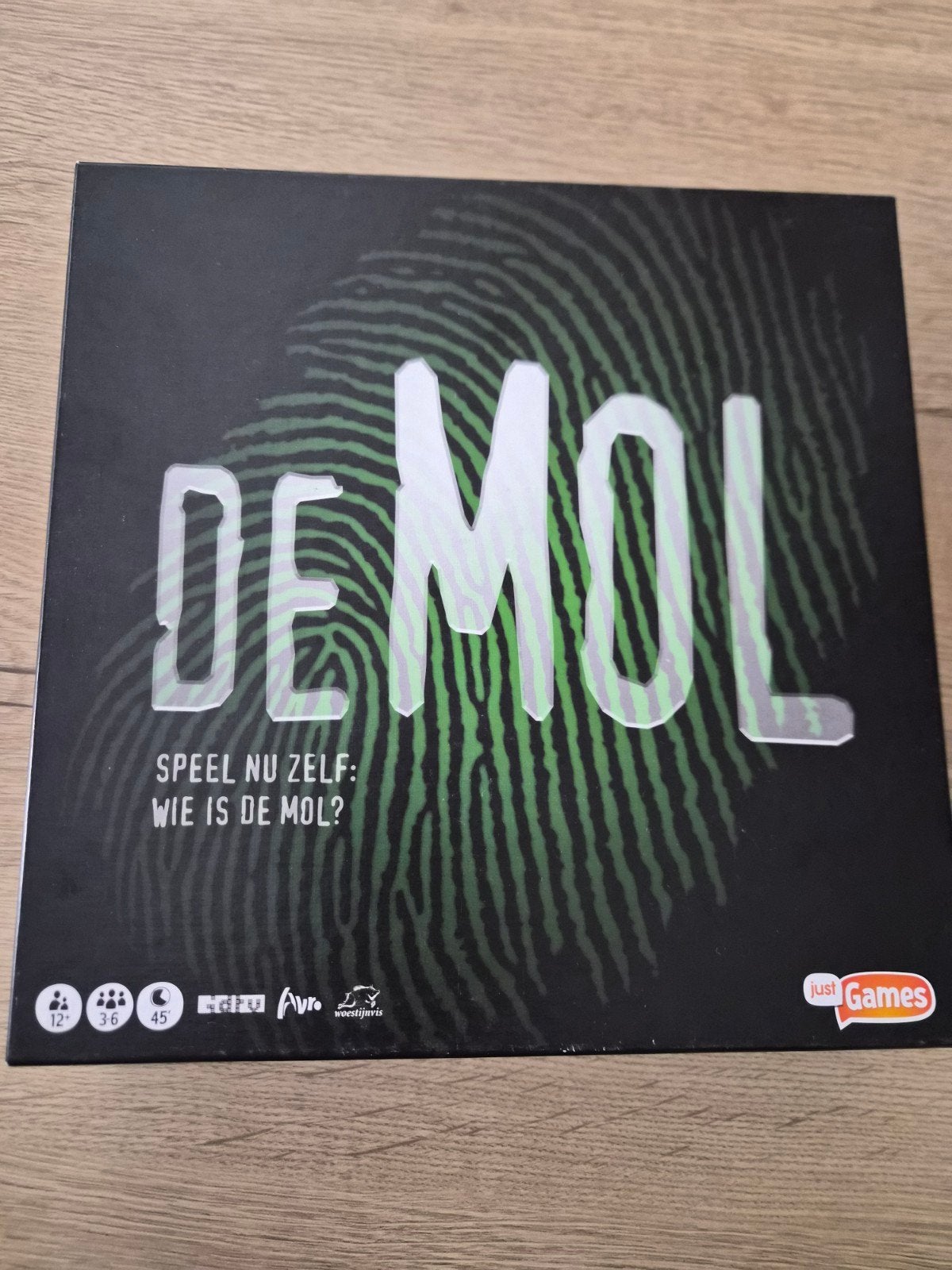 De Mol Bordspel - Speel nu zelf: Wie is de Mol?, Drie of vier spelers, Ophalen of Verzenden, Zo goed als nieuw, Just Games