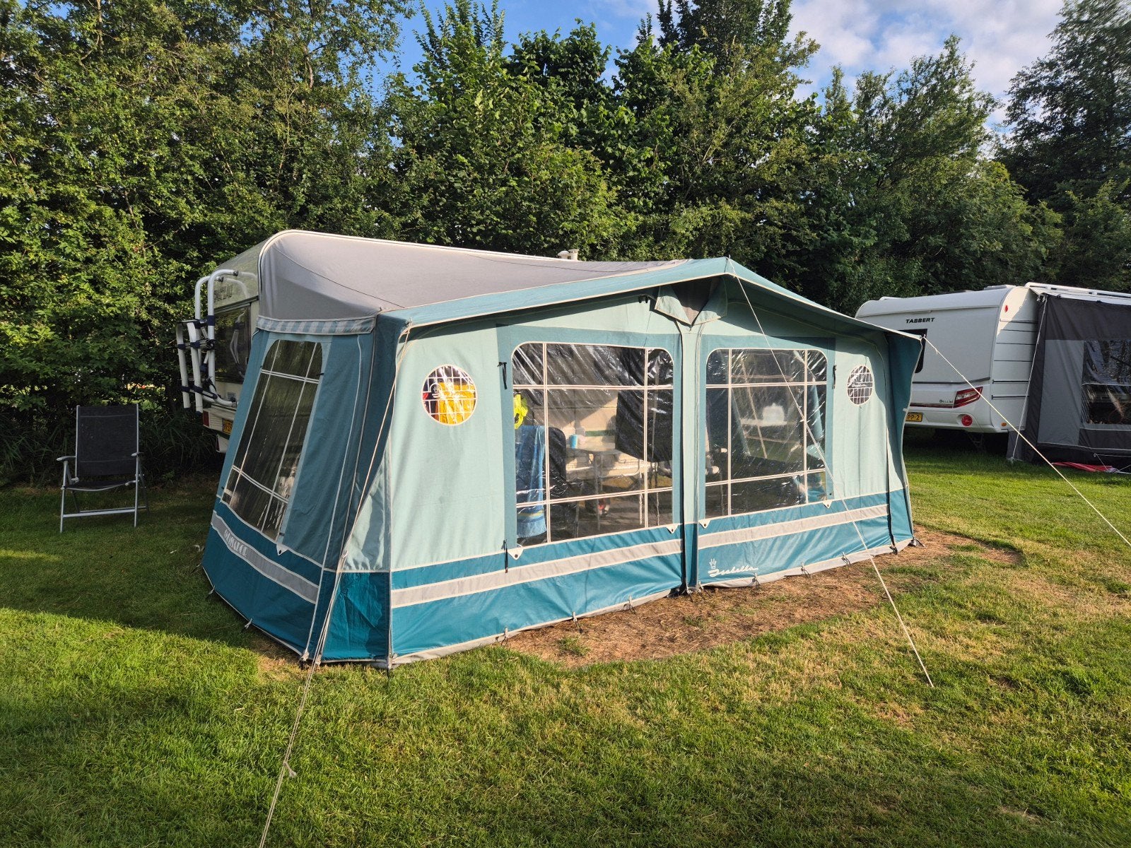 Chateau Cantara Caravan met voortent, luifel en mover, Chateau, Treinzit, Particulier, Tot en met 4