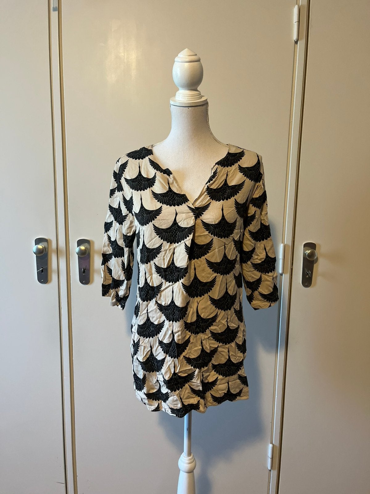 Jurk wit vogels maat L one two luxzuz, Ophalen of Verzenden, Zo goed als nieuw, Maat 38/40 (M), Wit