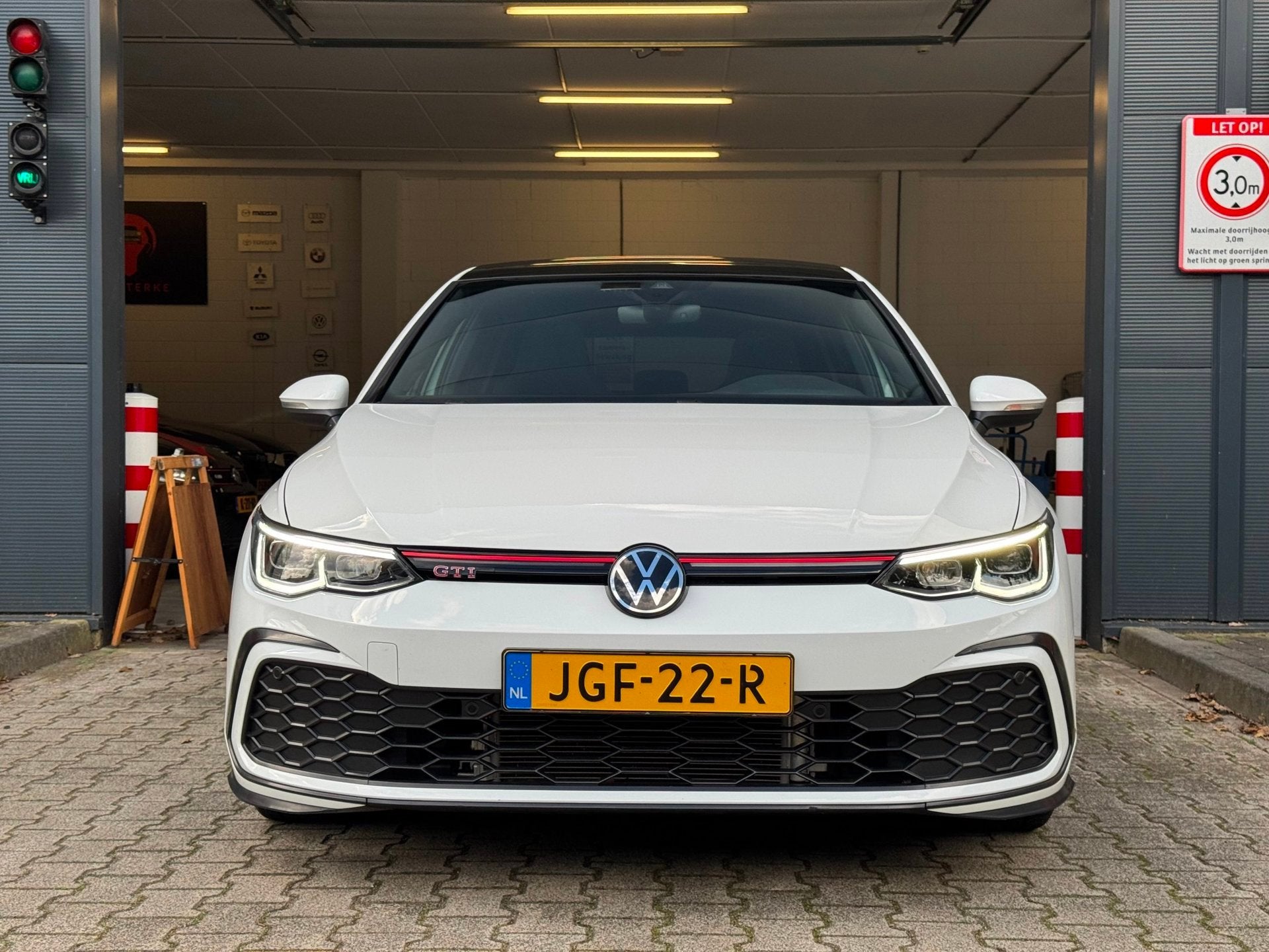 Volkswagen GOLF 2.0 TSI GTI / PANO / SFEER / KEYLESS / CARPL, Auto's, Dealer onderhouden, Gebruikt, 4 cilinders, Alcantara