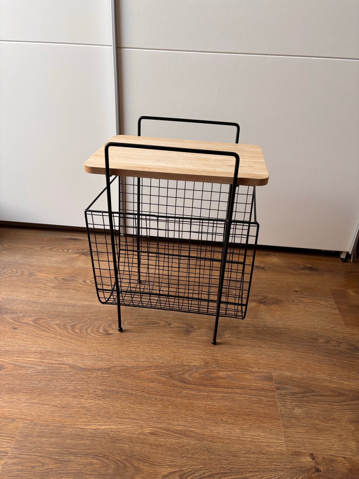 Bijzettafel met lectuurbak - Hout en Metaal, Huis en Inrichting, Ophalen, Modern, Zo goed als nieuw, Hout