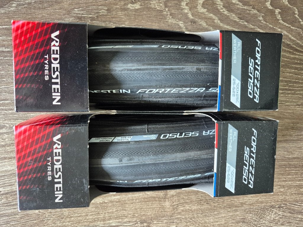 2 Banden Racefiets Vredestein All Weather, Fietsen en Brommers, Fietsen | Racefietsen, Overige merken, Heren, Ophalen of Verzenden