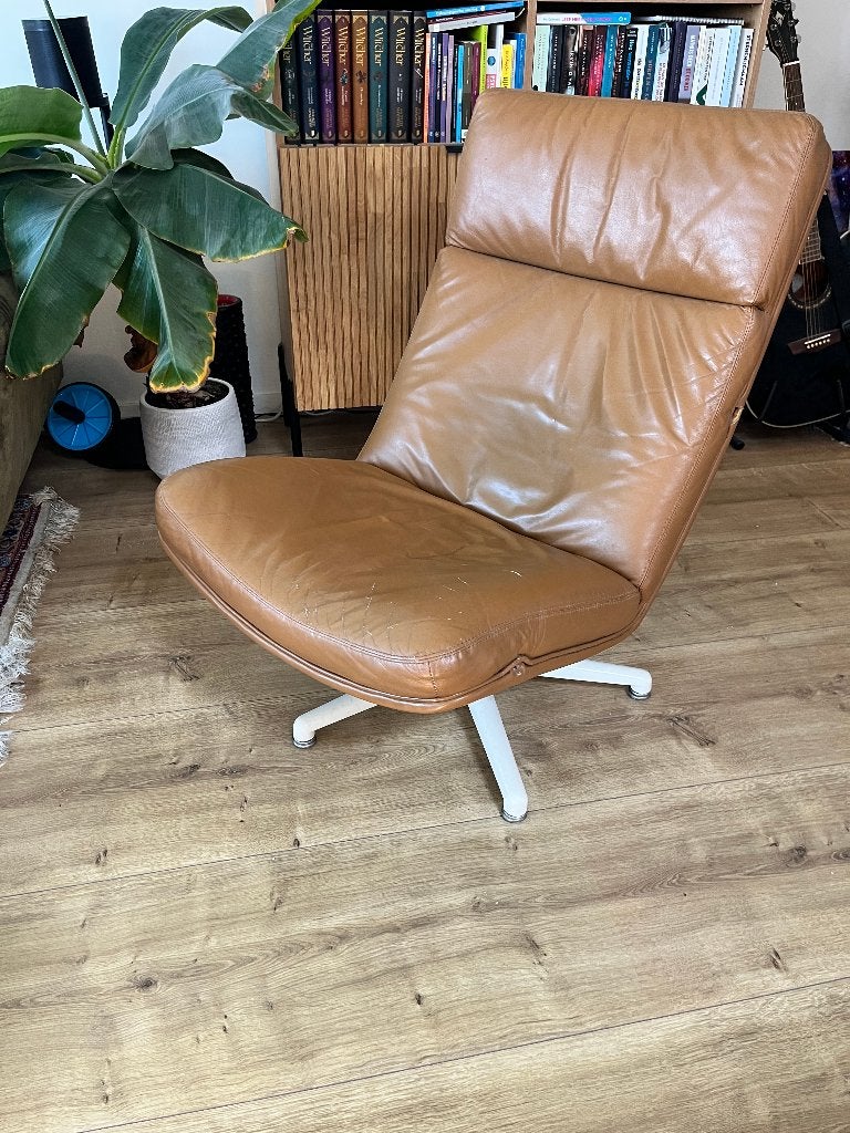 Licht bruine draaibare Fauteuil, Huis en Inrichting, Ophalen, Gebruikt, 50 tot 75 cm, Leer
