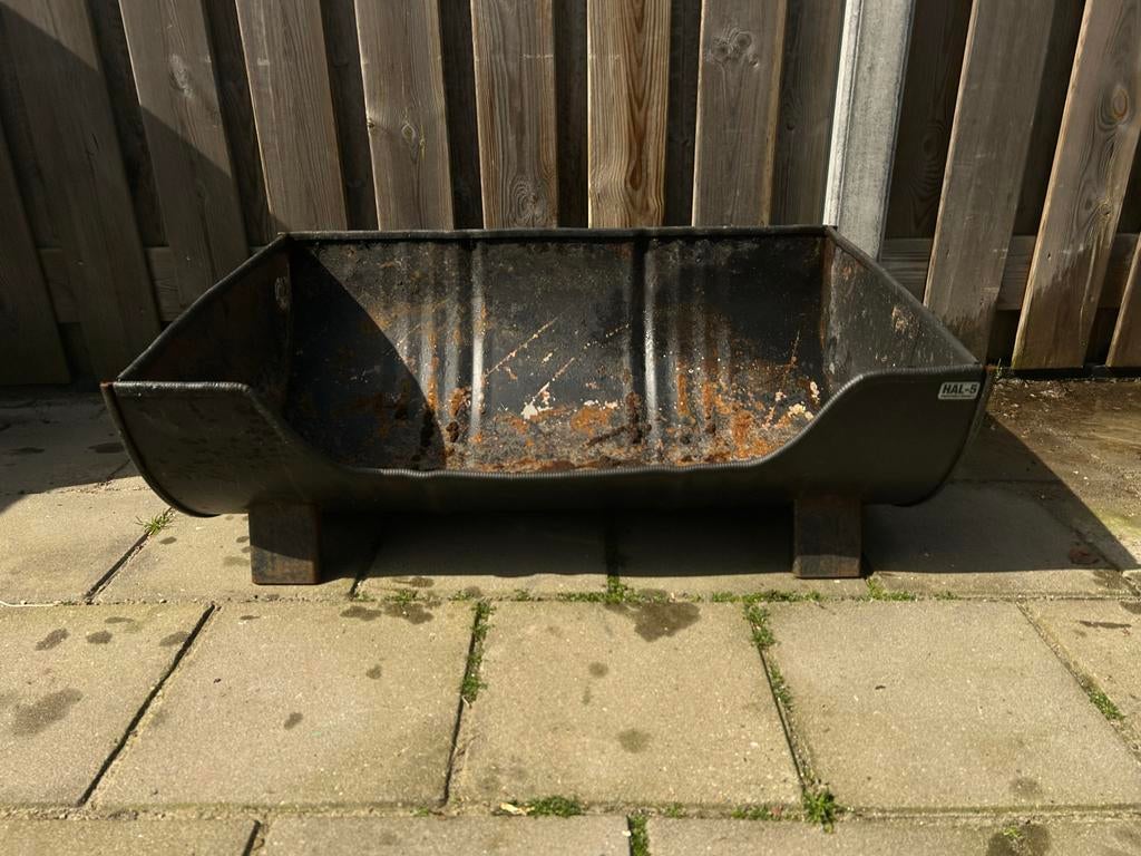 1halve olievat op pootjes, Ophalen, Gebruikt, Metaal, Tuin