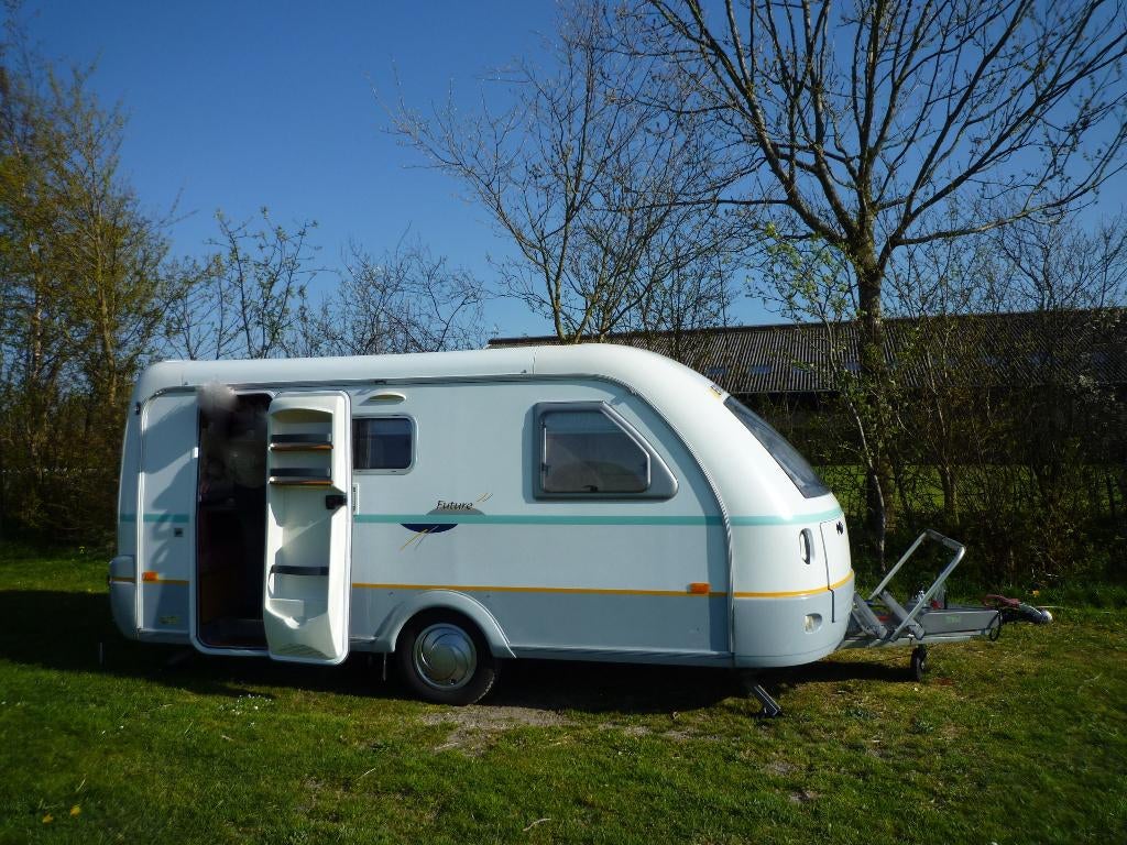 Caravan Eriba Future, Caravans en Kamperen, Caravans, Standaardzit, Tot en met 3, Particulier, Lengtebed