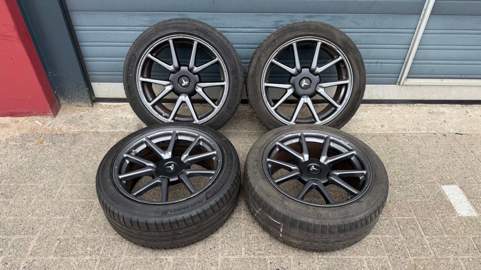 Originele tesla model 3 18 inch aero velgen tpms zomerbanden, Ophalen, 18 inch, Gebruikt, Banden en Velgen