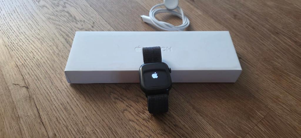 Apple Watch Series 10 46mm, Ophalen, Zo goed als nieuw, Zwart, 95 %