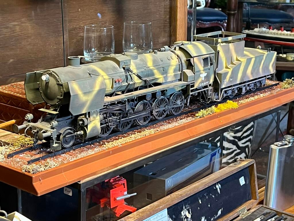 Grote locomotief WO2 1/35 67 cm!!, 1:32 tot 1:50, Zo goed als nieuw, Nvt, Nvt