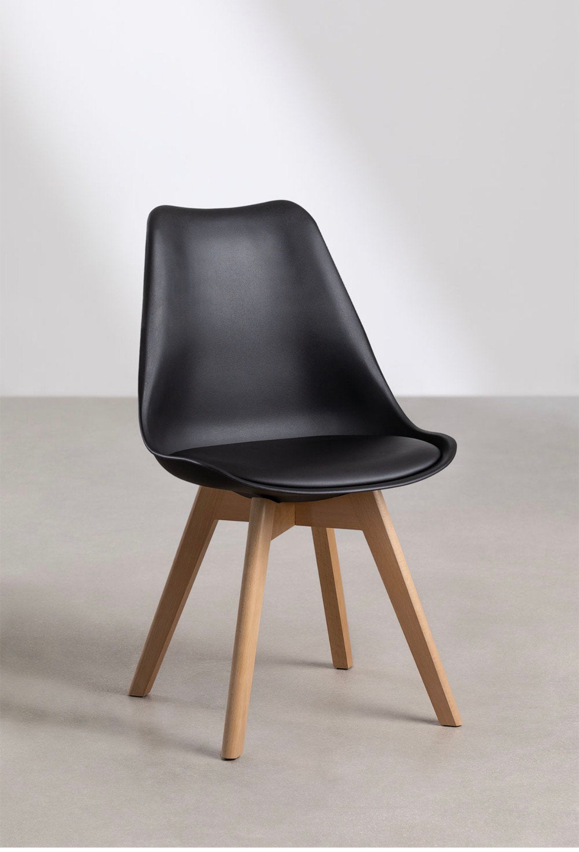 Set van 4 nieuwe eetkamerstoelen met extra zitcomfort, Huis en Inrichting, Ophalen, Kunststof, Zwart, Nieuw