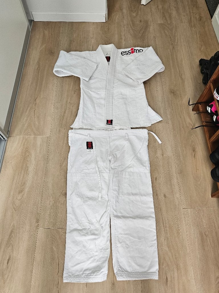ESSIMO judopak inclusief 2 verschillende maten broeken, Gebruikt, Judo, Vechtsportpak, Maat M