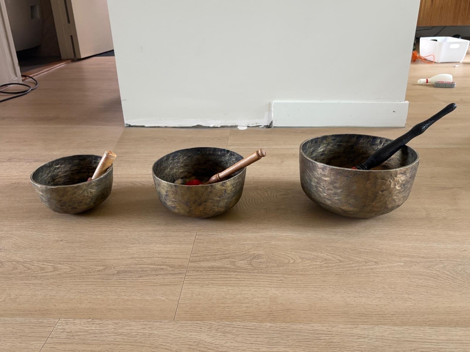 Set van 3 Tibetaanse klankschalen met kloppers, Ophalen of Verzenden, Gebruikt