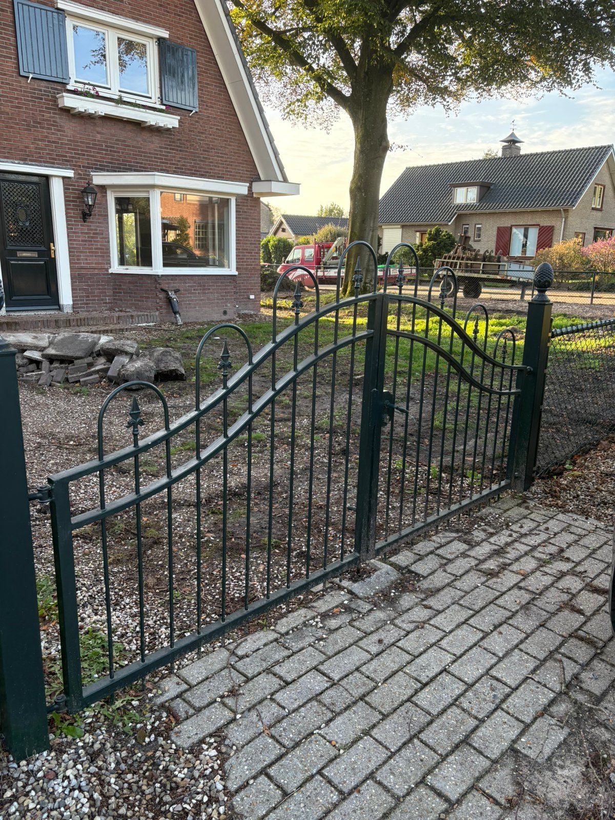 Sierhekwerk smeet ijzer poorten inloop hek en zij stuken, Ophalen of Verzenden, Zo goed als nieuw, IJzer, Sierhekwerk