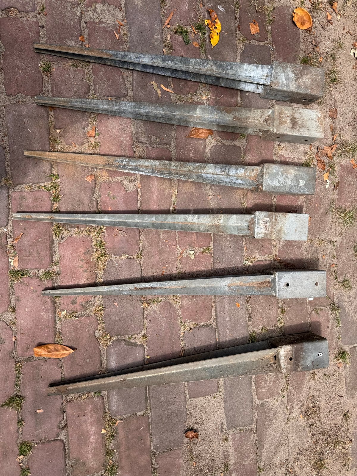 Set van 6 paalhouders paalpunten voor palen, Doe-het-zelf en Verbouw, IJzerwaren en Bevestigingsmiddelen, Ophalen, Gebruikt, 50 tot 100 mm
